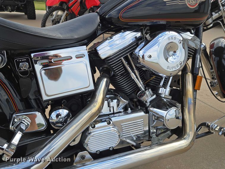 image for item EN8376 1993 Harley-Davidson Dyna Low Rider motorcycle