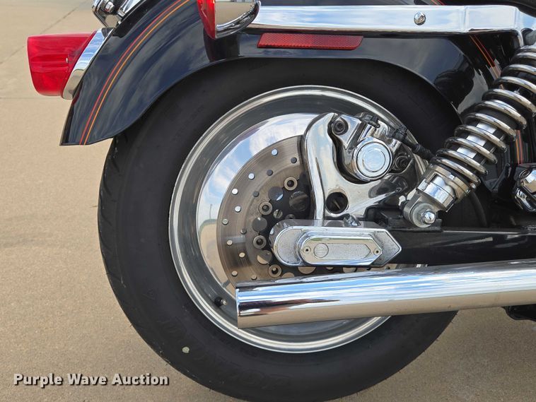 image for item EN8376 1993 Harley-Davidson Dyna Low Rider motorcycle