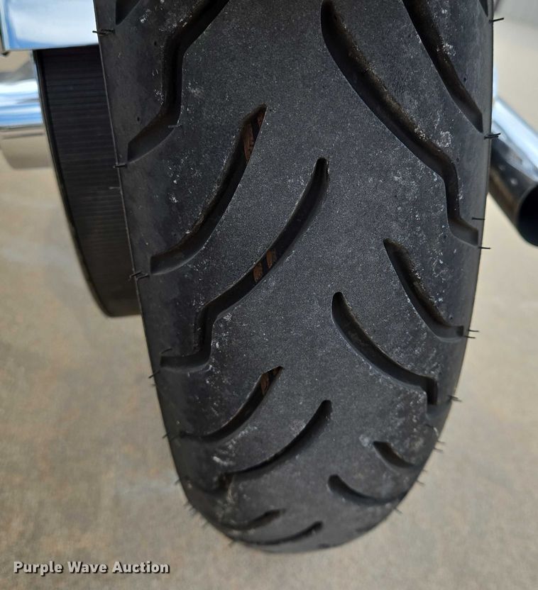 image for item EN8376 1993 Harley-Davidson Dyna Low Rider motorcycle