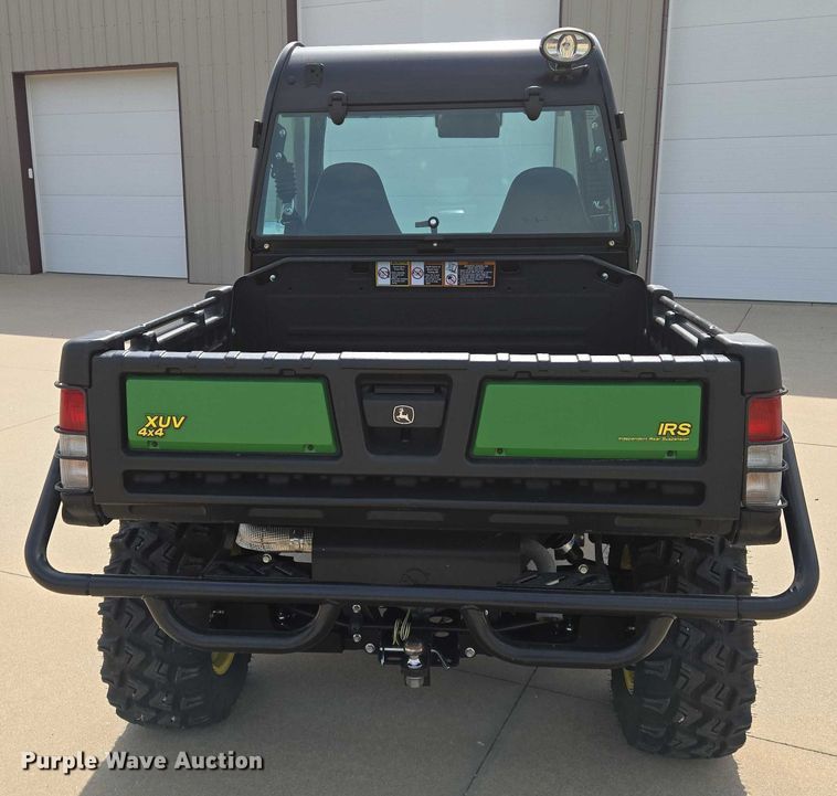 image for item EN8377 2014 John Deere Gator 825i utility vehicle
