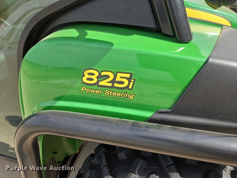 image for item EN8377 2014 John Deere Gator 825i utility vehicle