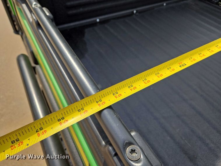 image for item EN8377 2014 John Deere Gator 825i utility vehicle