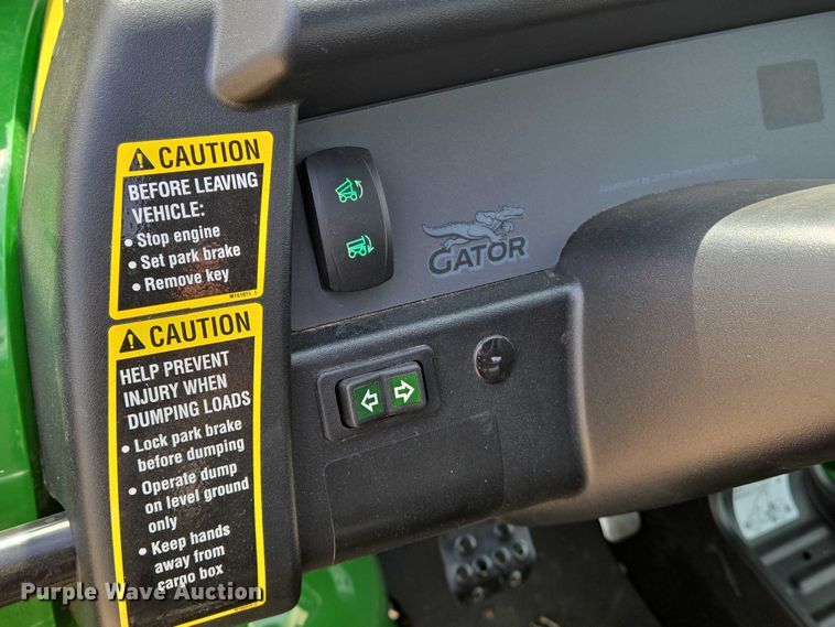 image for item EN8377 2014 John Deere Gator 825i utility vehicle