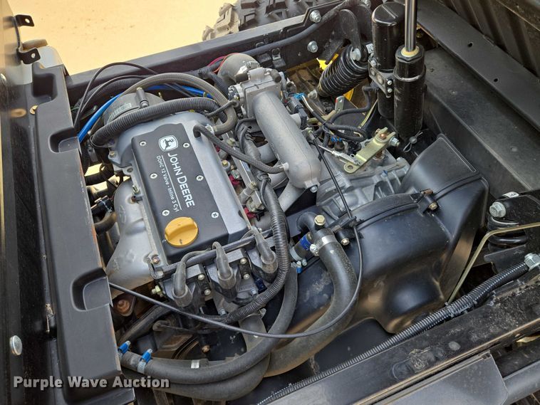 image for item EN8377 2014 John Deere Gator 825i utility vehicle