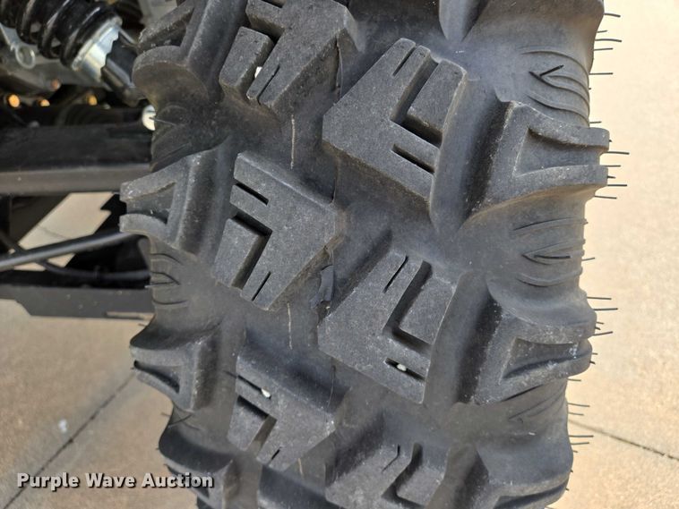 image for item EN8377 2014 John Deere Gator 825i utility vehicle