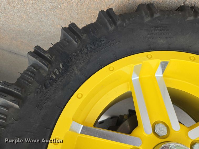 image for item EN8377 2014 John Deere Gator 825i utility vehicle