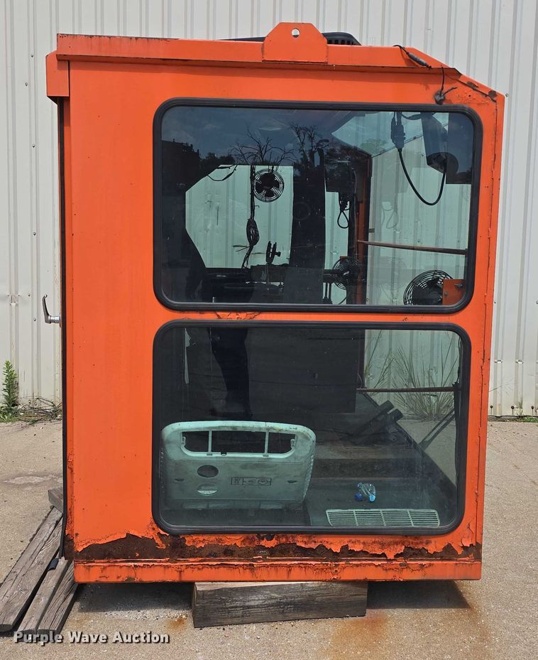 image for item EO1563 Mi-Jack crane operators station