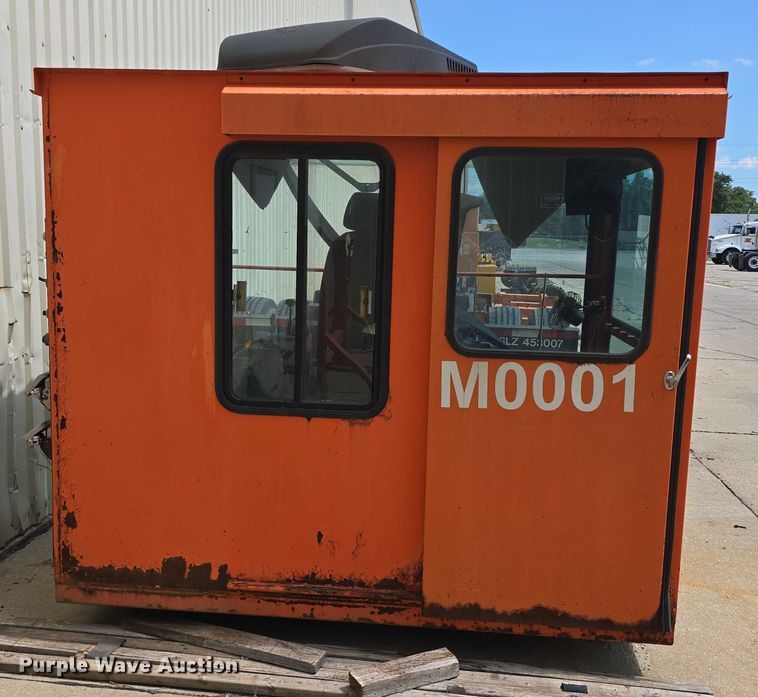 image for item EO1563 Mi-Jack crane operators station