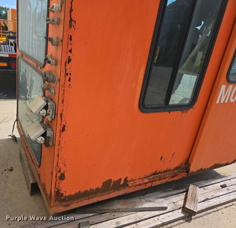 image for item EO1563 Mi-Jack crane operators station