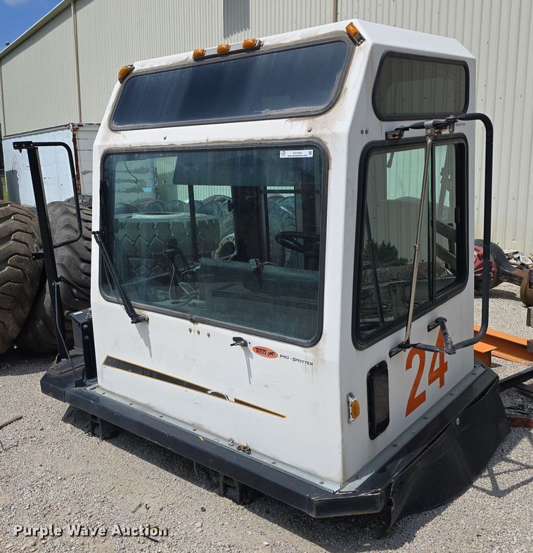 image for item EO1564 Yard truck cab