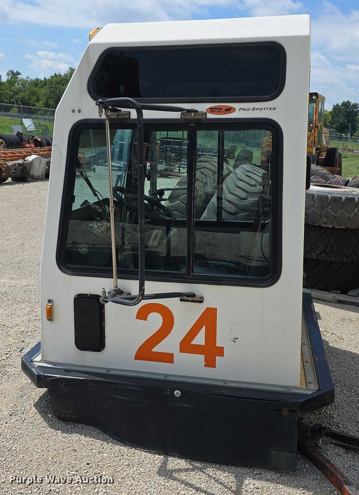 image for item EO1564 Yard truck cab