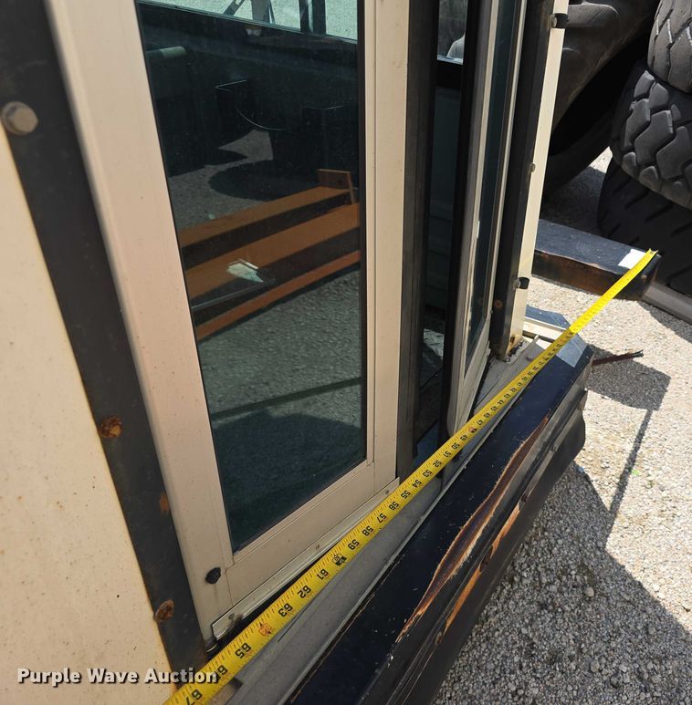 image for item EO1564 Yard truck cab