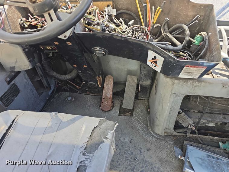 image for item EO1564 Yard truck cab