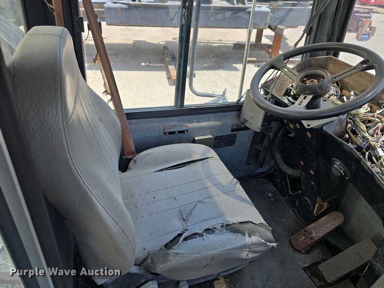 image for item EO1564 Yard truck cab