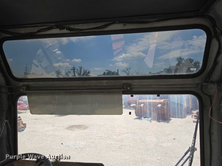 image for item EO1564 Yard truck cab