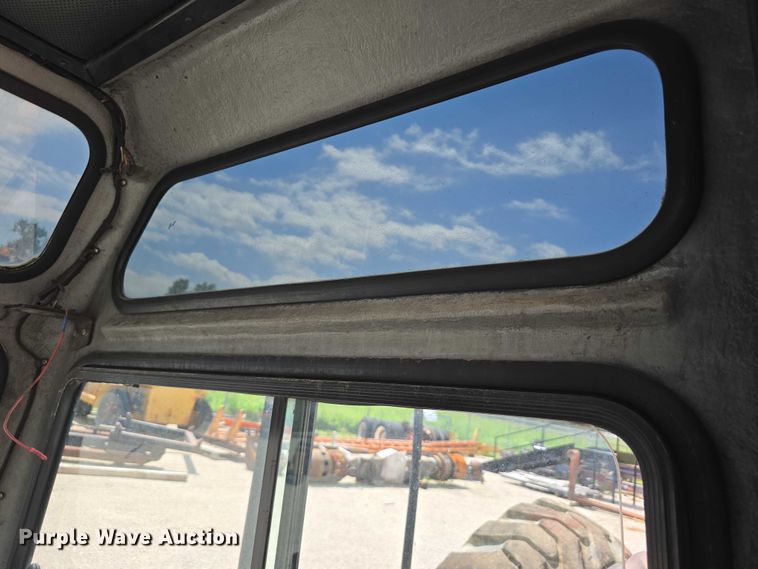 image for item EO1564 Yard truck cab