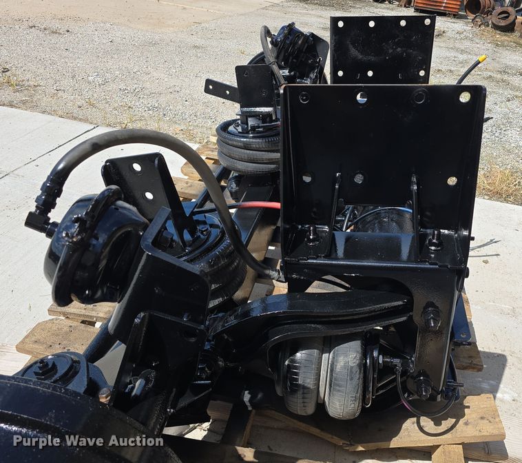 image for item EO1569 2022 Link 8A000749 steerable pusher axle