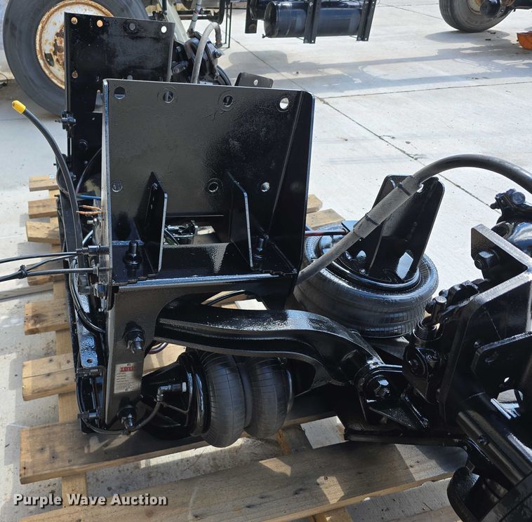 image for item EO1569 2022 Link 8A000749 steerable pusher axle