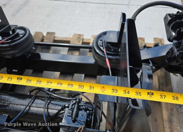 image for item EO1569 2022 Link 8A000749 steerable pusher axle