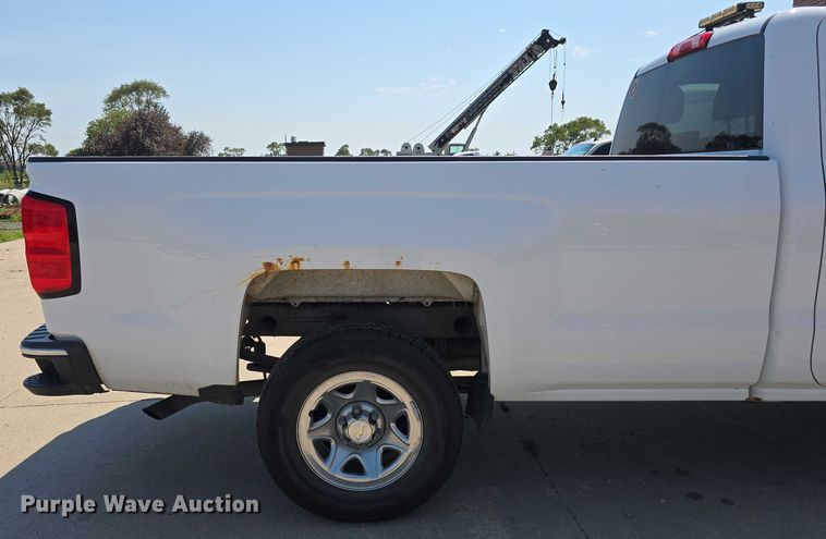 image for item EO1571 2014 Chevrolet Silverado 1500 pickup truck