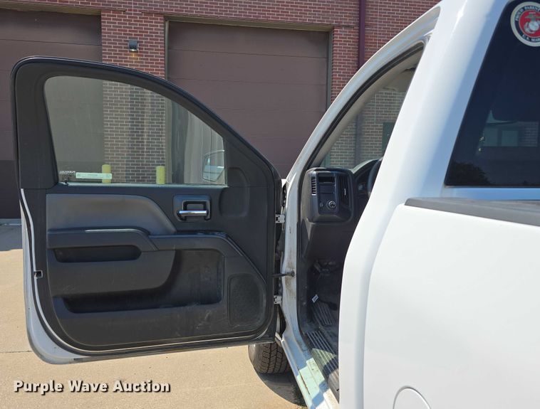 image for item EO1571 2014 Chevrolet Silverado 1500 pickup truck