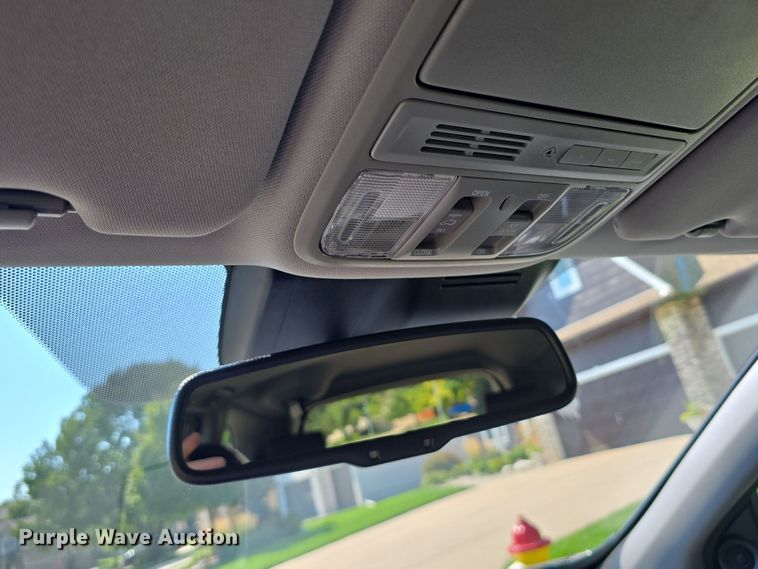 image for item EO1572 2021 Honda CR-V SUV