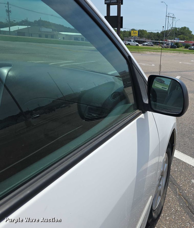 image for item EO1573 2008 Toyota Sienna LE van