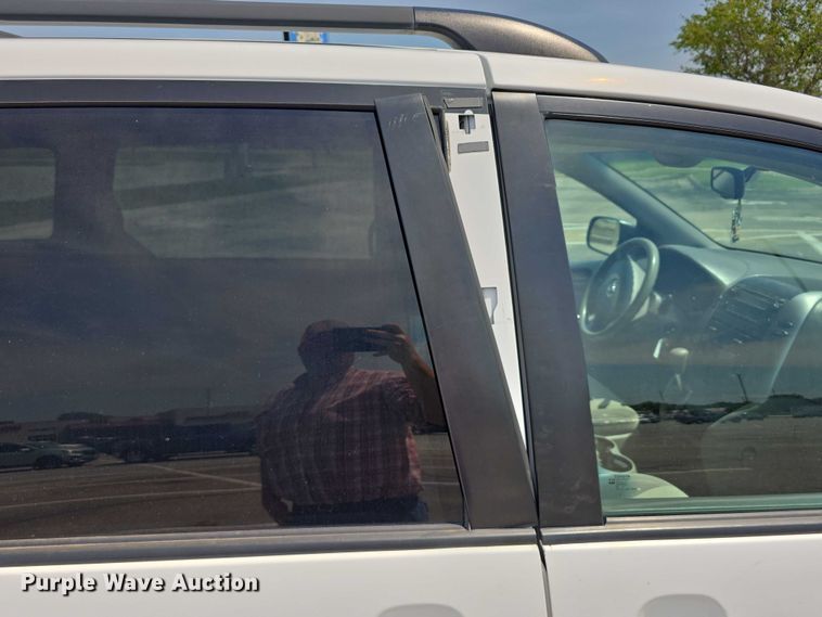 image for item EO1573 2008 Toyota Sienna LE van