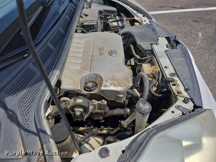 image for item EO1573 2008 Toyota Sienna LE van