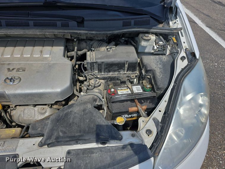 image for item EO1573 2008 Toyota Sienna LE van