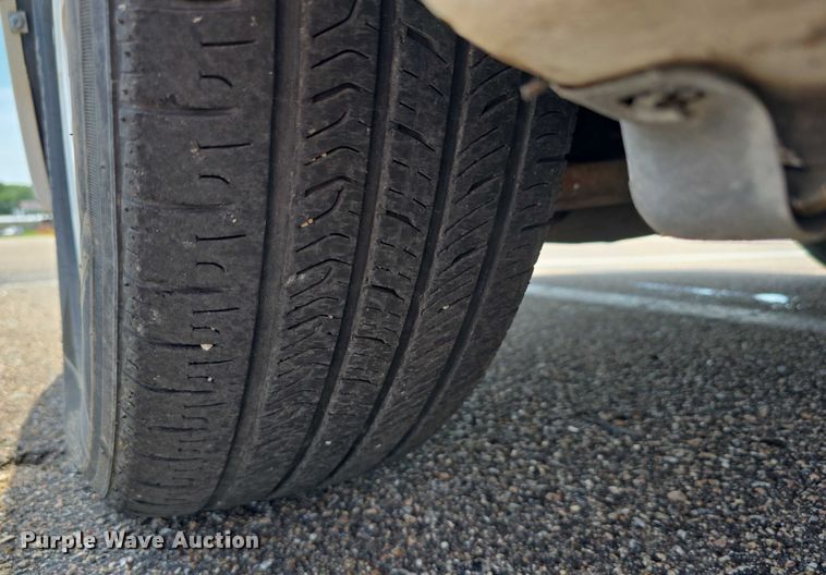 image for item EO1573 2008 Toyota Sienna LE van