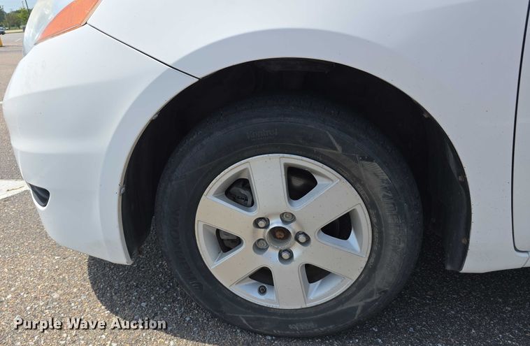 image for item EO1573 2008 Toyota Sienna LE van