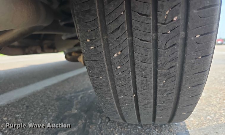 image for item EO1573 2008 Toyota Sienna LE van