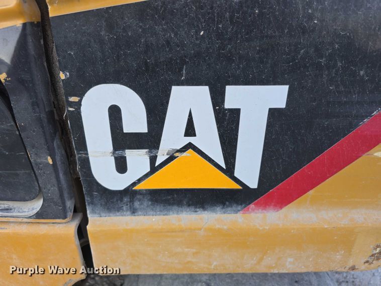 image for item EO1606 Caterpillar P8000 forklift