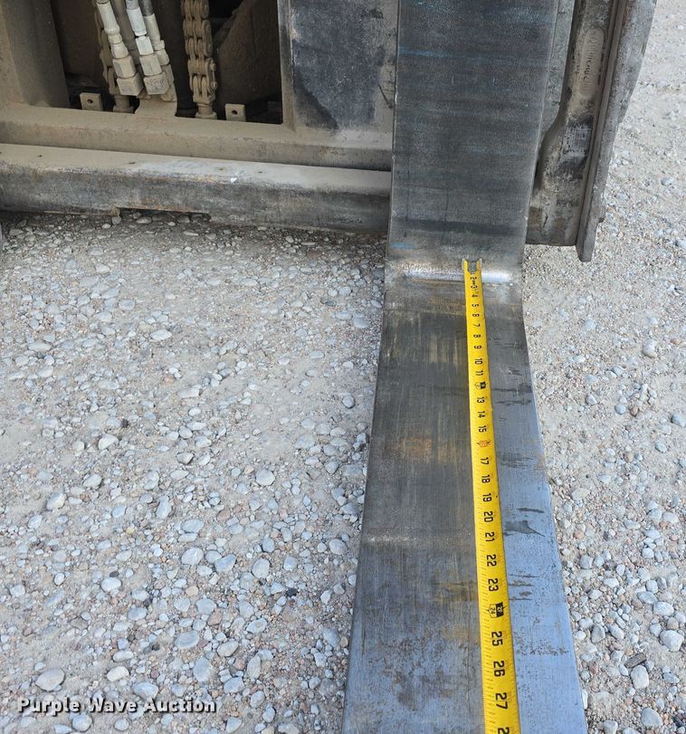 image for item EO1606 Caterpillar P8000 forklift