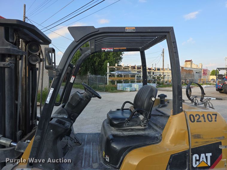 image for item EO1606 Caterpillar P8000 forklift