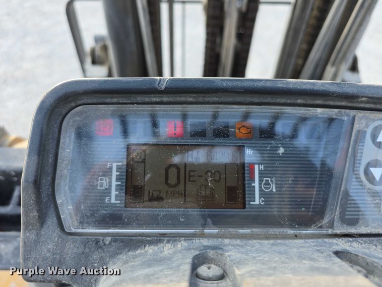 image for item EO1606 Caterpillar P8000 forklift