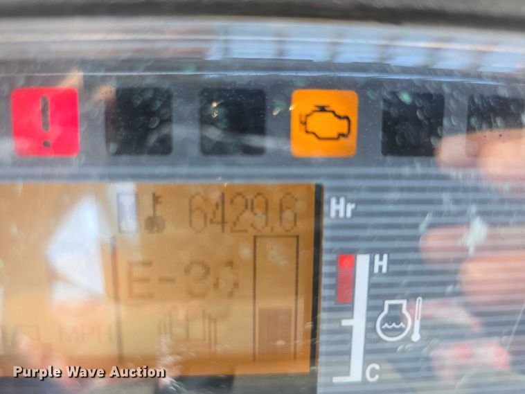 image for item EO1606 Caterpillar P8000 forklift