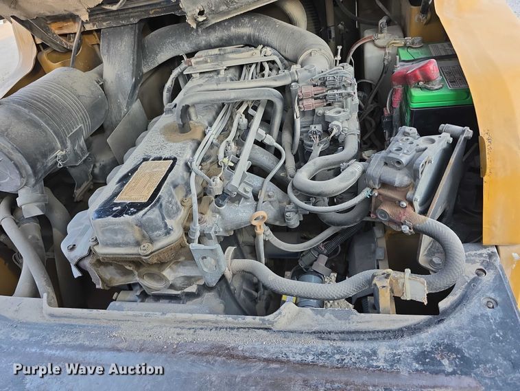 image for item EO1606 Caterpillar P8000 forklift