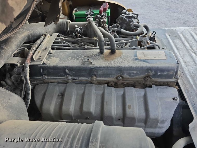 image for item EO1606 Caterpillar P8000 forklift