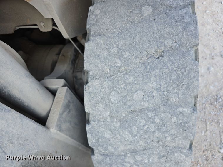 image for item EO1606 Caterpillar P8000 forklift