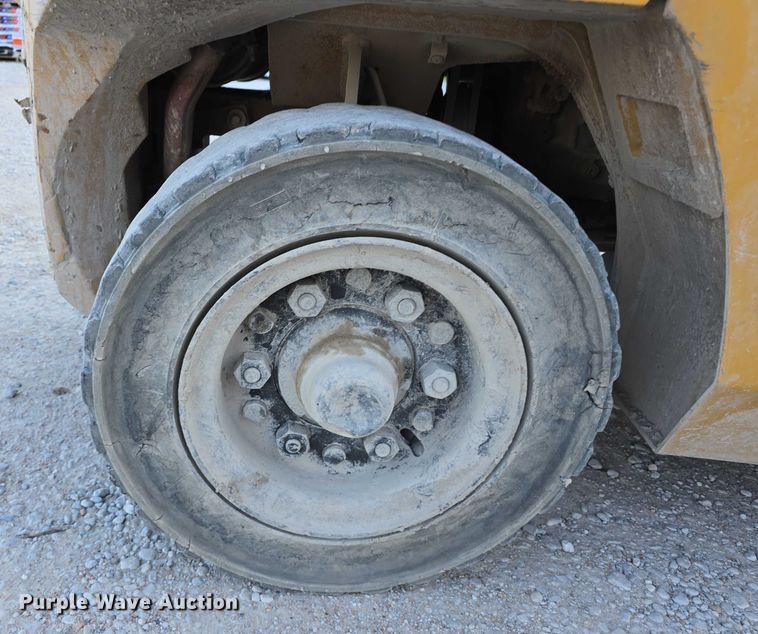 image for item EO1606 Caterpillar P8000 forklift