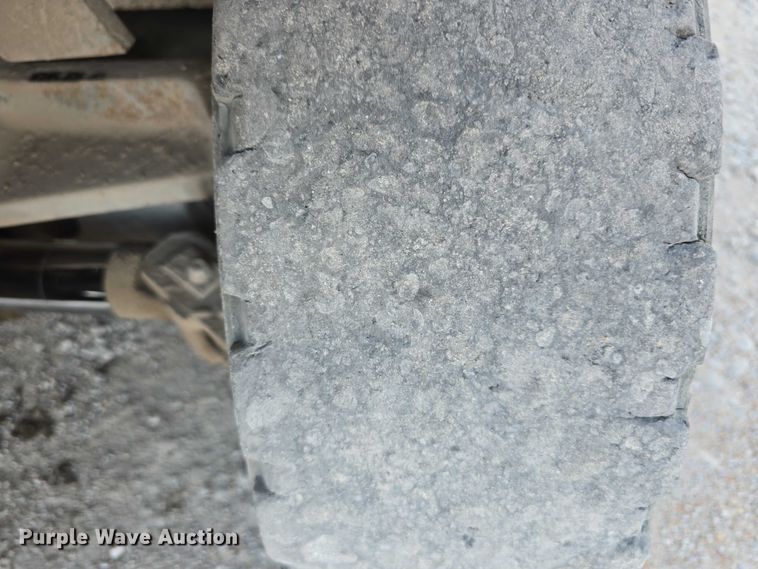 image for item EO1606 Caterpillar P8000 forklift