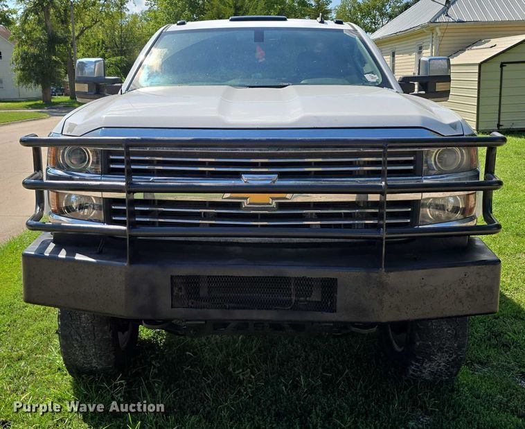 image for item EO1615 2015 Chevrolet Silverado 2500HD Crew Cab pickup truck