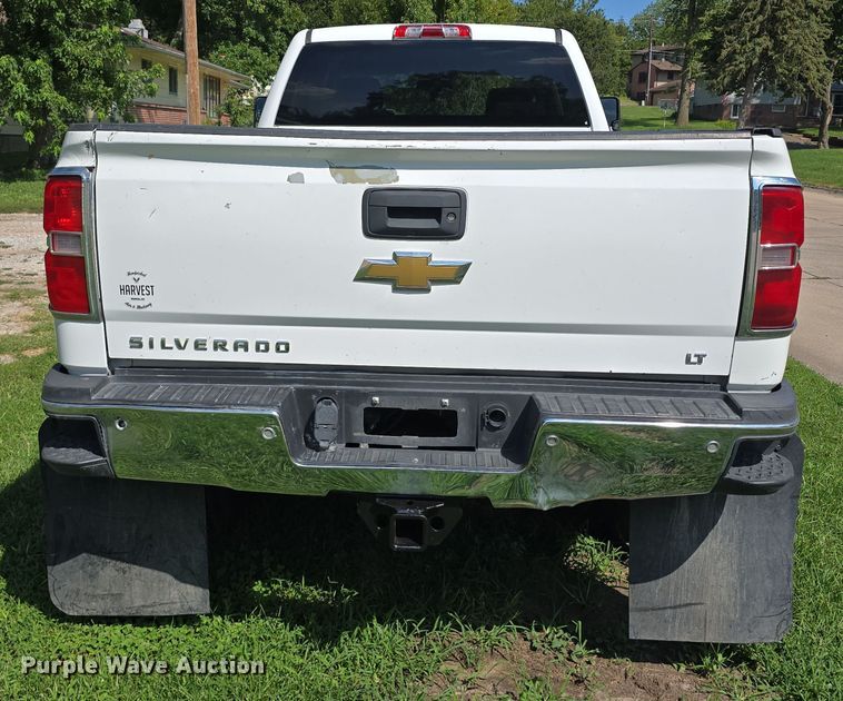 image for item EO1615 2015 Chevrolet Silverado 2500HD Crew Cab pickup truck