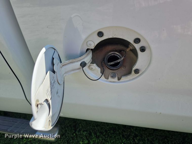 image for item EO1615 2015 Chevrolet Silverado 2500HD Crew Cab pickup truck