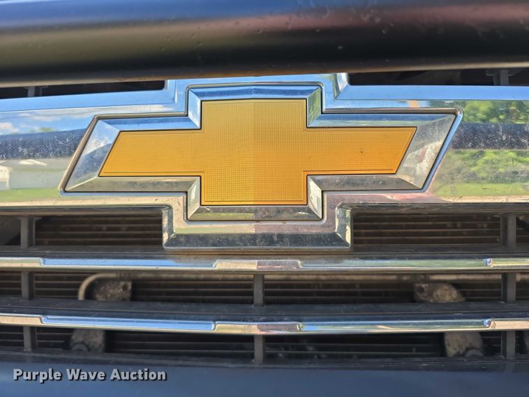 image for item EO1615 2015 Chevrolet Silverado 2500HD Crew Cab pickup truck