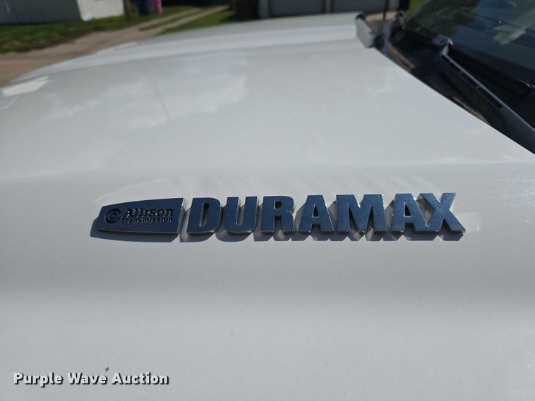 image for item EO1615 2015 Chevrolet Silverado 2500HD Crew Cab pickup truck