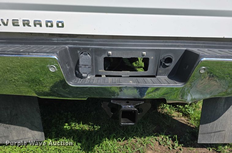 image for item EO1615 2015 Chevrolet Silverado 2500HD Crew Cab pickup truck