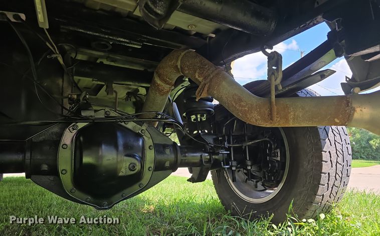 image for item EO1615 2015 Chevrolet Silverado 2500HD Crew Cab pickup truck